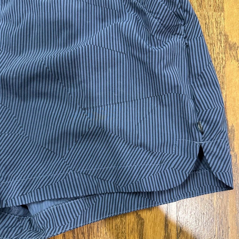 Mountain Hardwear Dynama Romper Womens Medium Blue Geometric Pinstripe‎ OL7586 - Picture 8 of 8